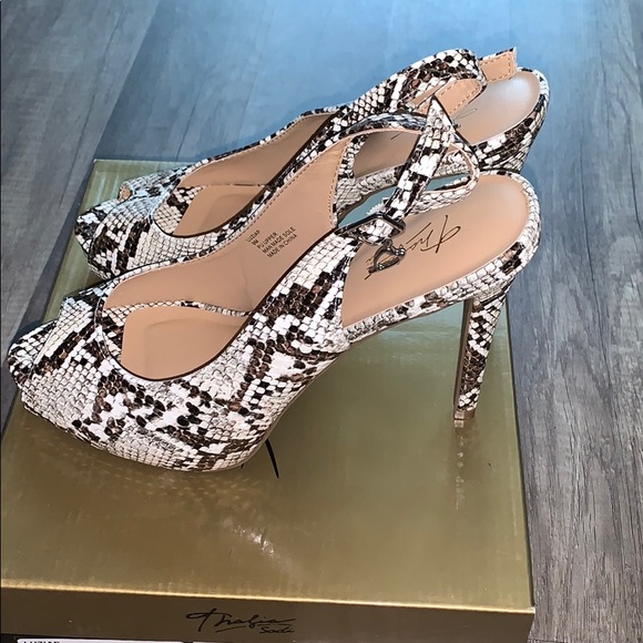 Thalia Sodi Luzia Fabric Peep Toe Ankle Strap - Picture 7 of 9